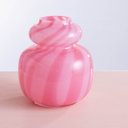 Iso korkea maljakko vadelmaraita